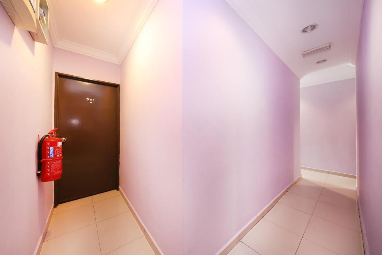 Oyo 90235 Hotel Inap Sri Gombak بانيا إليجا المظهر الخارجي الصورة