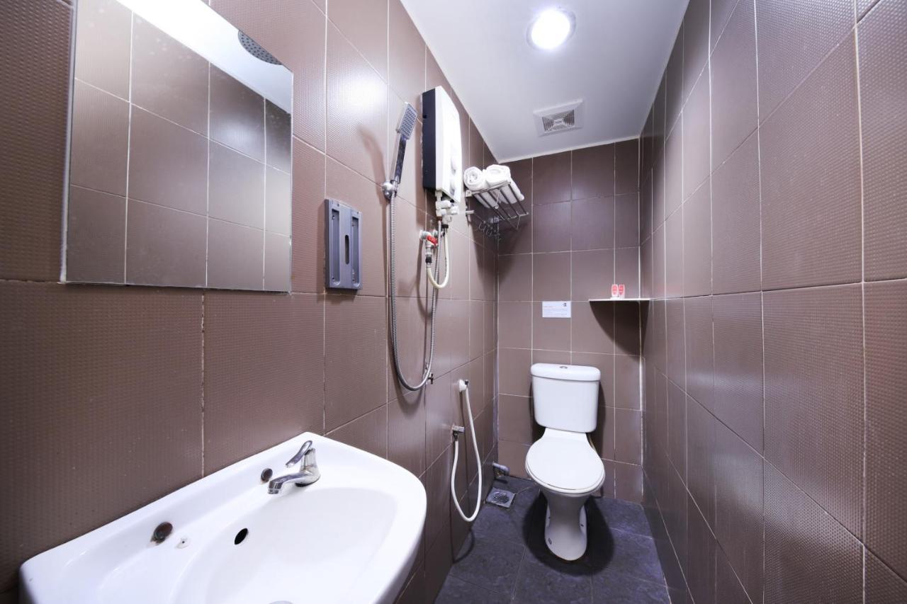 Oyo 90235 Hotel Inap Sri Gombak بانيا إليجا المظهر الخارجي الصورة