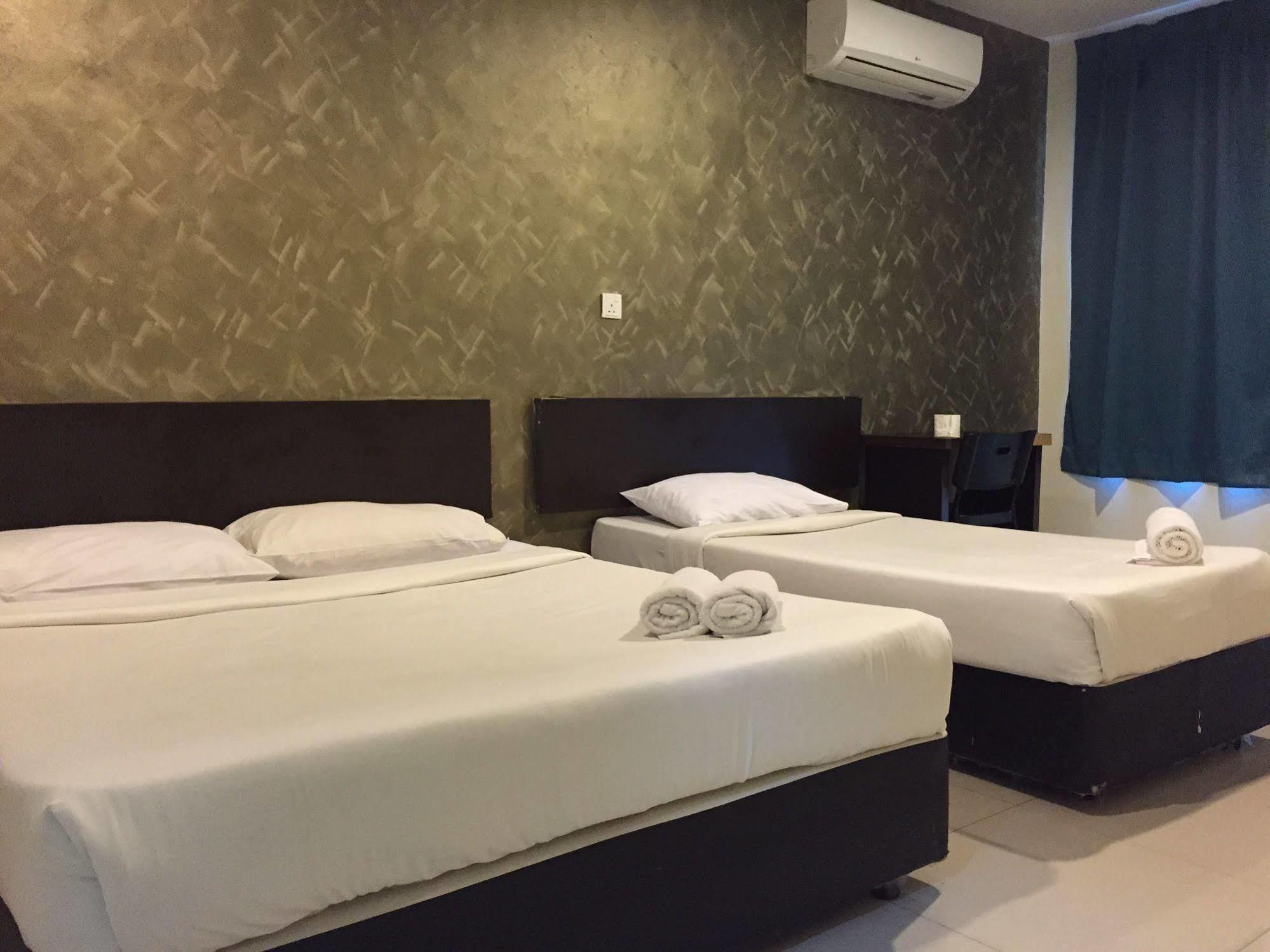 Oyo 90235 Hotel Inap Sri Gombak بانيا إليجا المظهر الخارجي الصورة