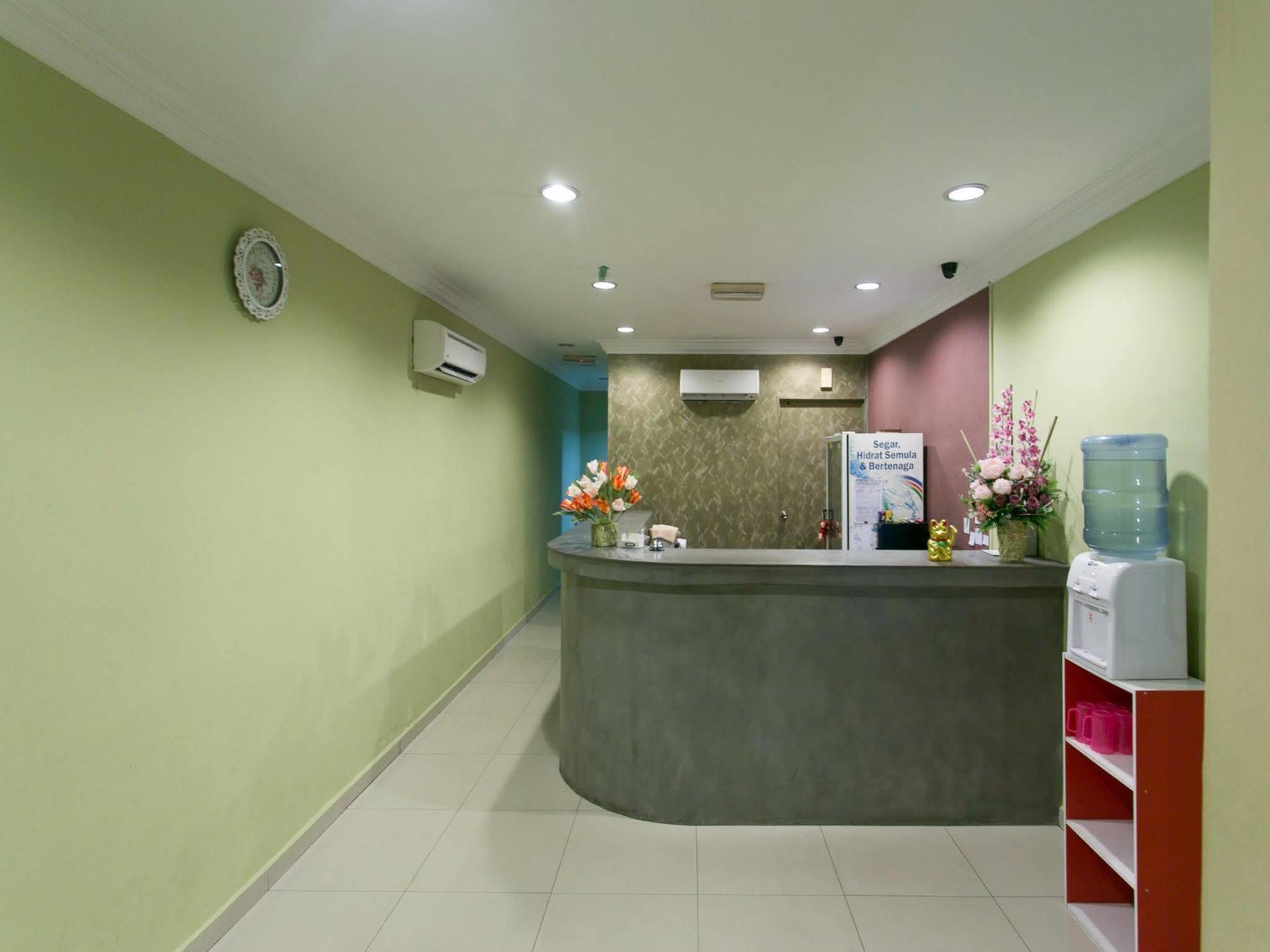 Oyo 90235 Hotel Inap Sri Gombak بانيا إليجا المظهر الخارجي الصورة
