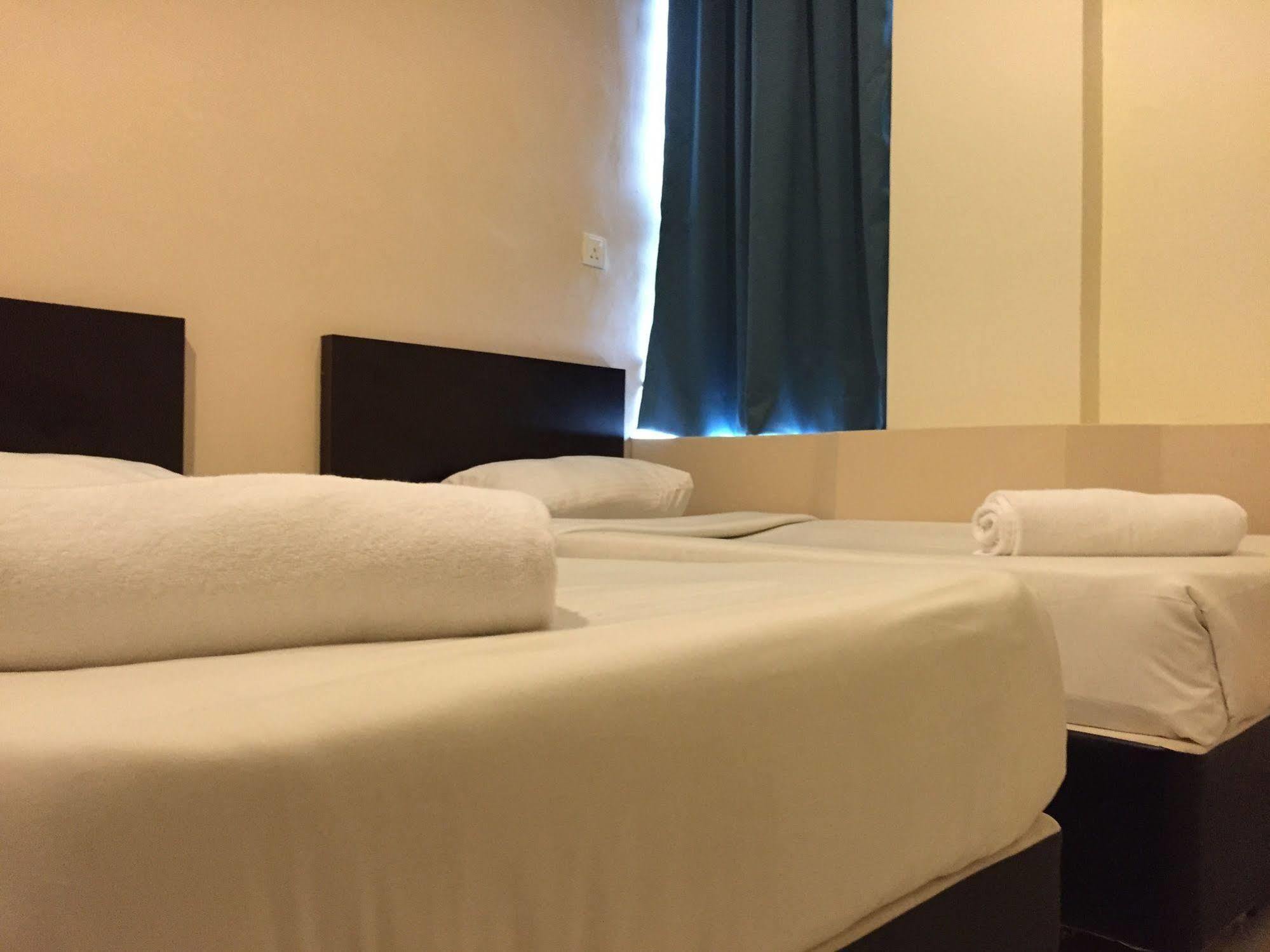 Oyo 90235 Hotel Inap Sri Gombak بانيا إليجا المظهر الخارجي الصورة