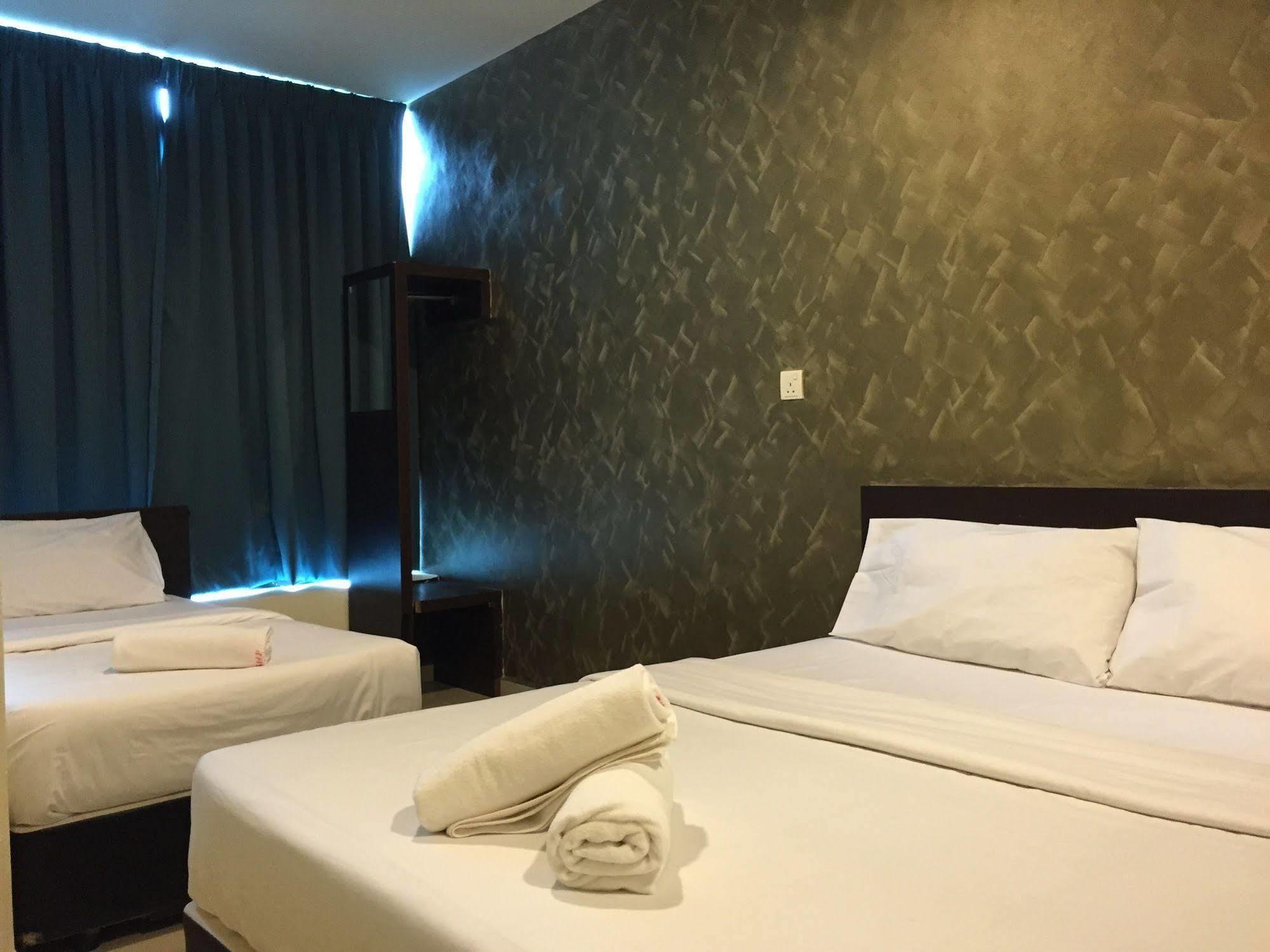 Oyo 90235 Hotel Inap Sri Gombak بانيا إليجا المظهر الخارجي الصورة