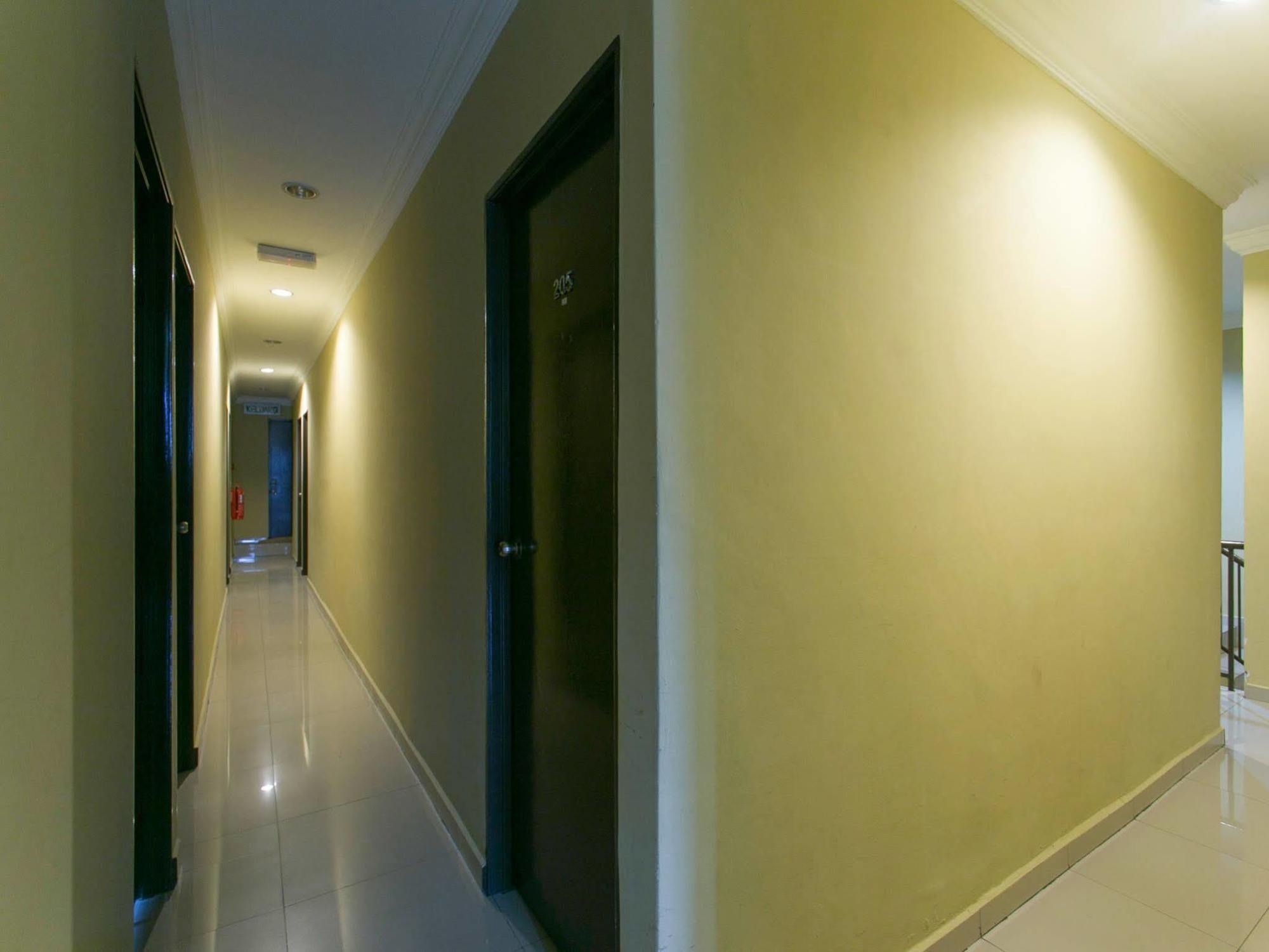 Oyo 90235 Hotel Inap Sri Gombak بانيا إليجا المظهر الخارجي الصورة