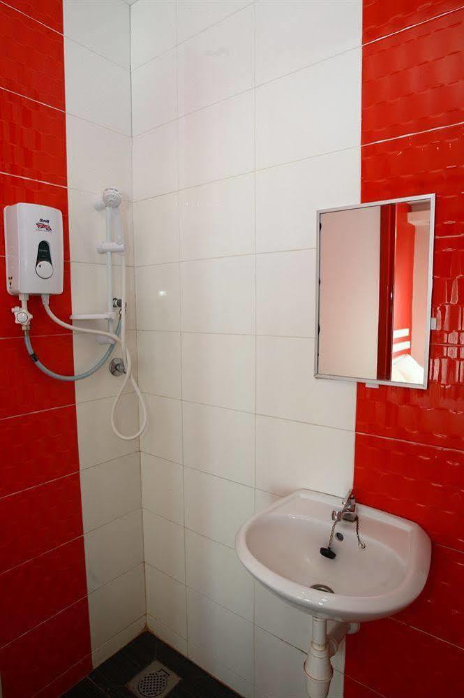 Oyo 90235 Hotel Inap Sri Gombak بانيا إليجا المظهر الخارجي الصورة
