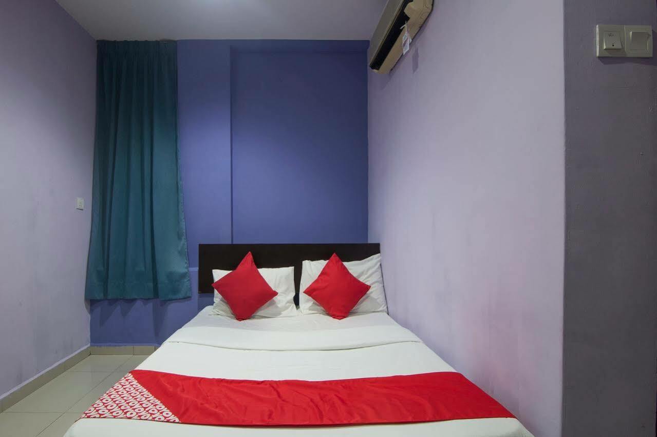 Oyo 90235 Hotel Inap Sri Gombak بانيا إليجا المظهر الخارجي الصورة